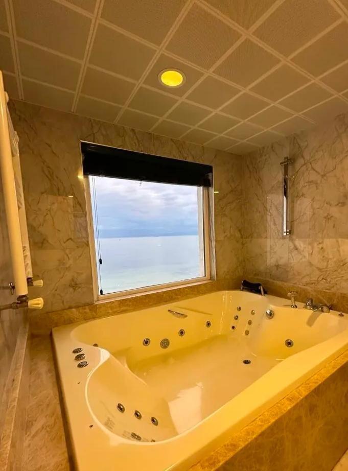 Beyaz Ev Otel Restaurant Eskiomerler Luaran gambar